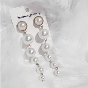 LAST(1) • Irregular Pearl Earrings